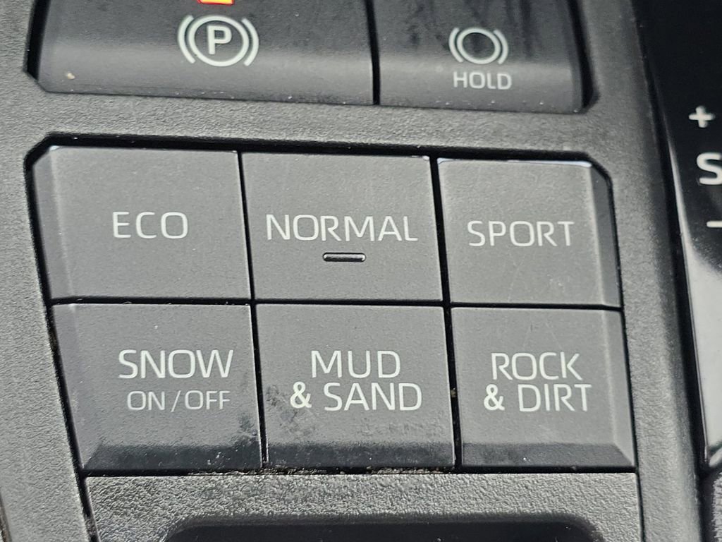 Used 2020 Toyota RAV4 XLE Premium image 33