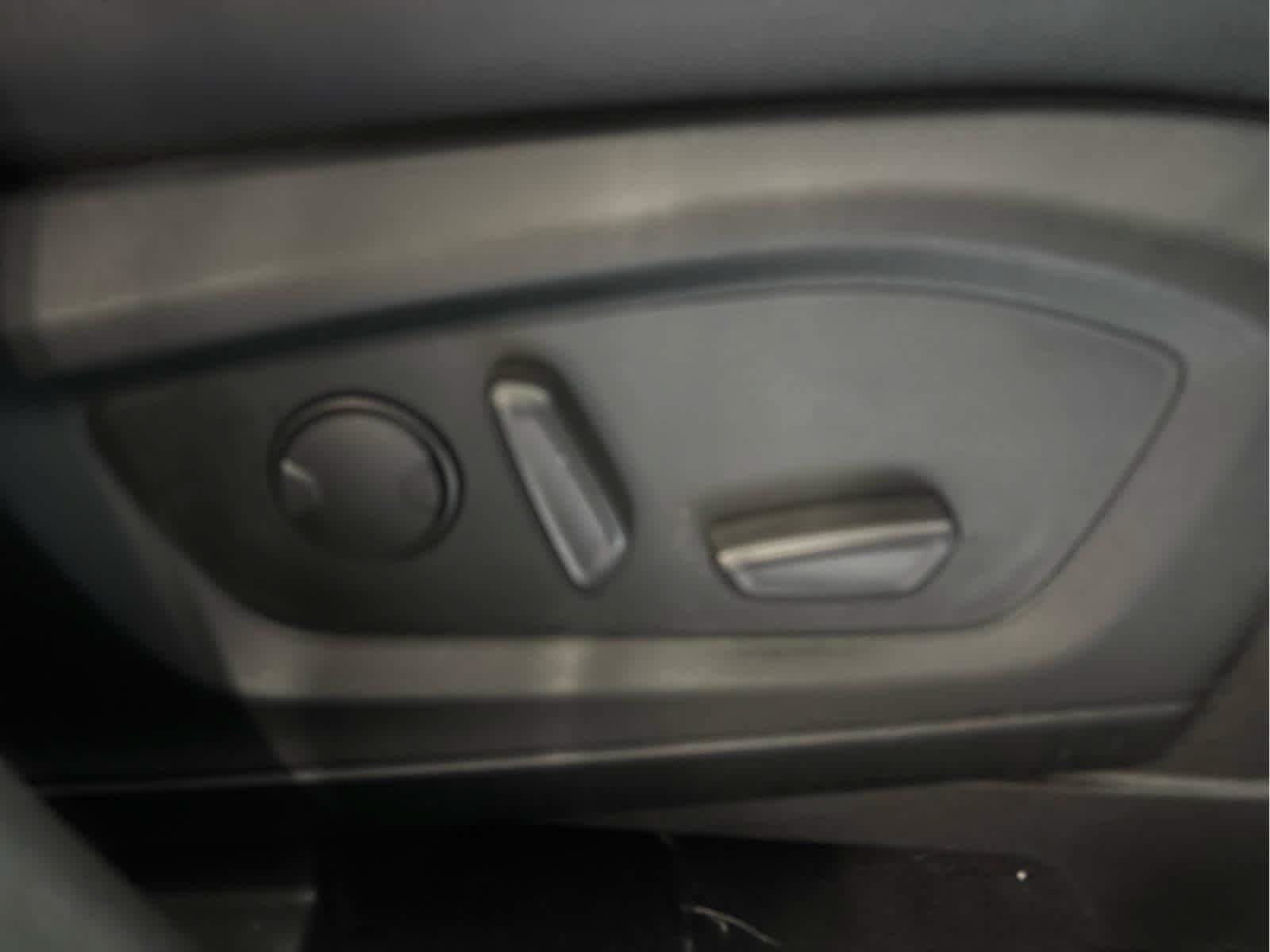 Used 2021 Ford Explorer XLT w/ Equipment Group 202A AWD/4WD image 42