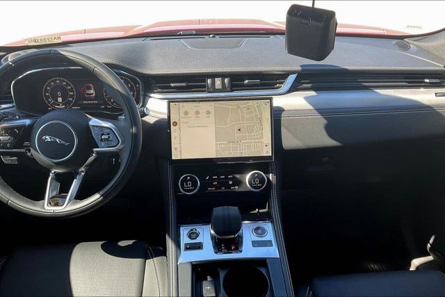 New 2024 Jaguar F-PACE R-Dynamic S image 6