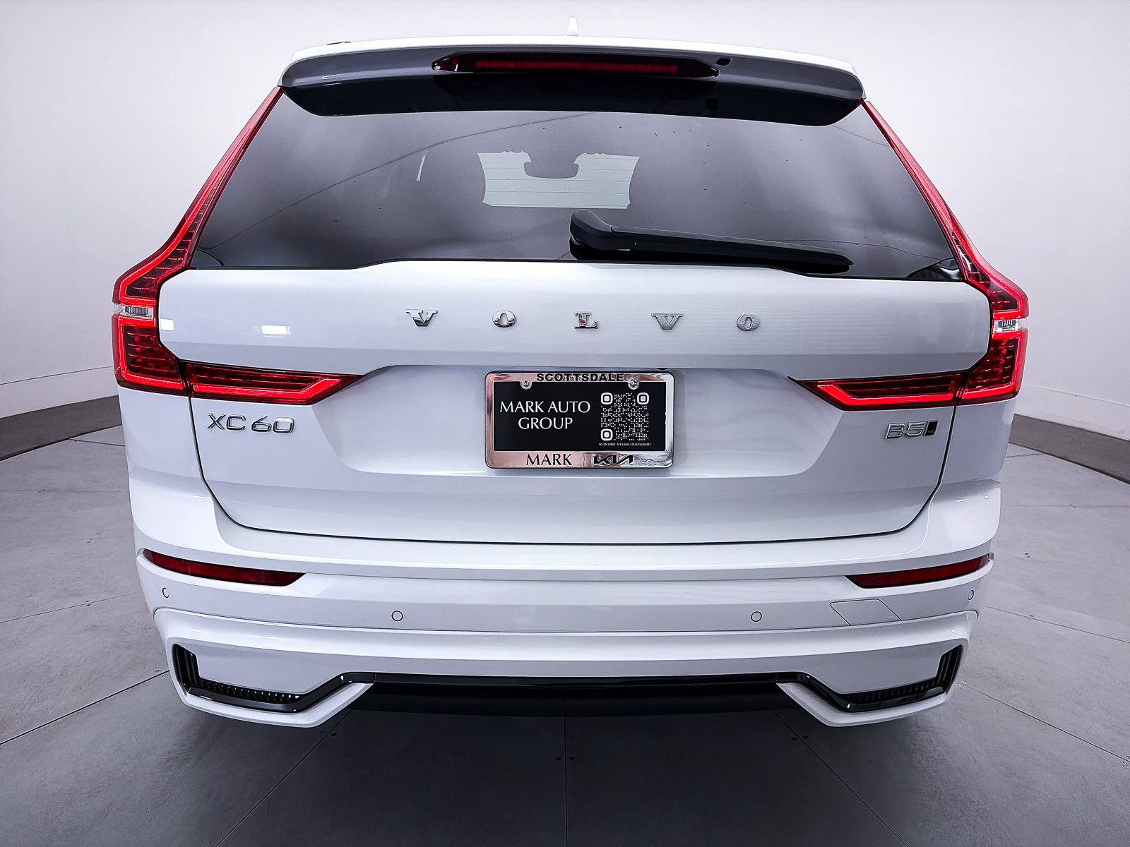 Used 2023 Volvo XC60 B5 Ultimate w/ Protection Package AWD/4WD image 41