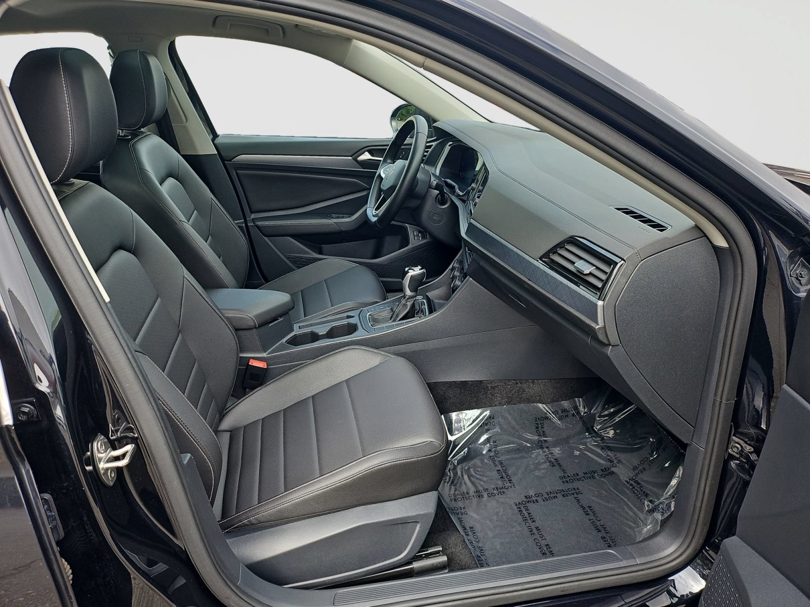 Used 2024 Volkswagen Jetta SE FWD image 15