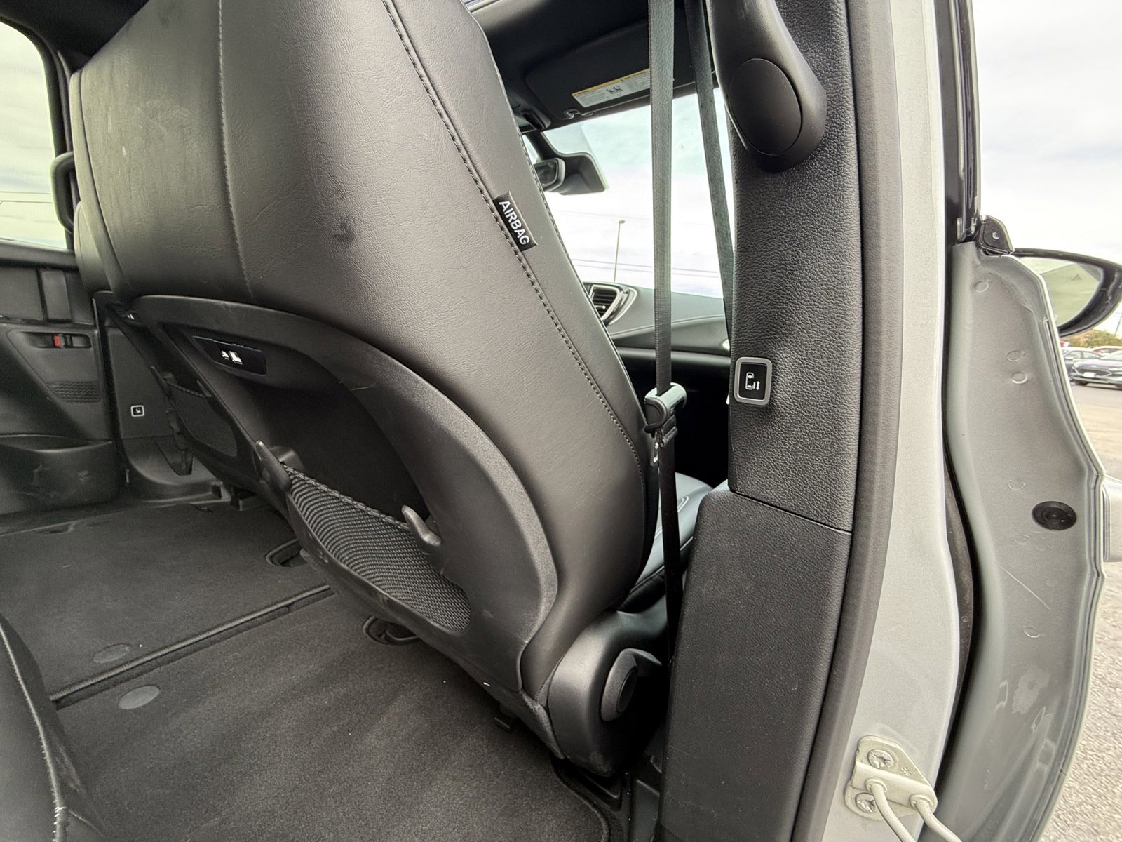 New 2024 Chrysler Pacifica Touring-L w/ S Appearance Package image 30