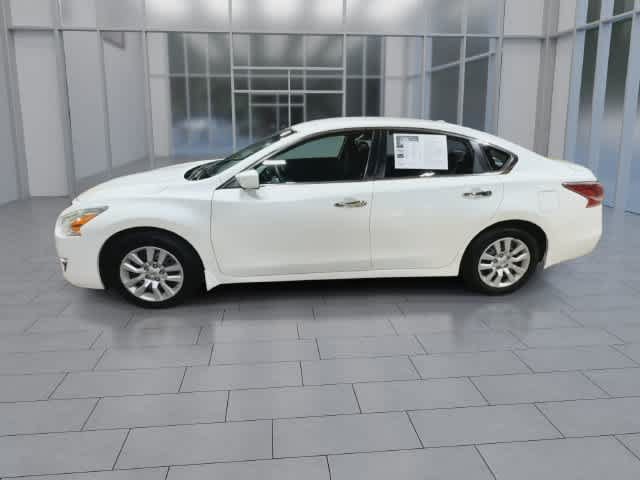 Used 2015 Nissan Altima 2.5 S w/ Power Driver Seat Package FWD image 5
