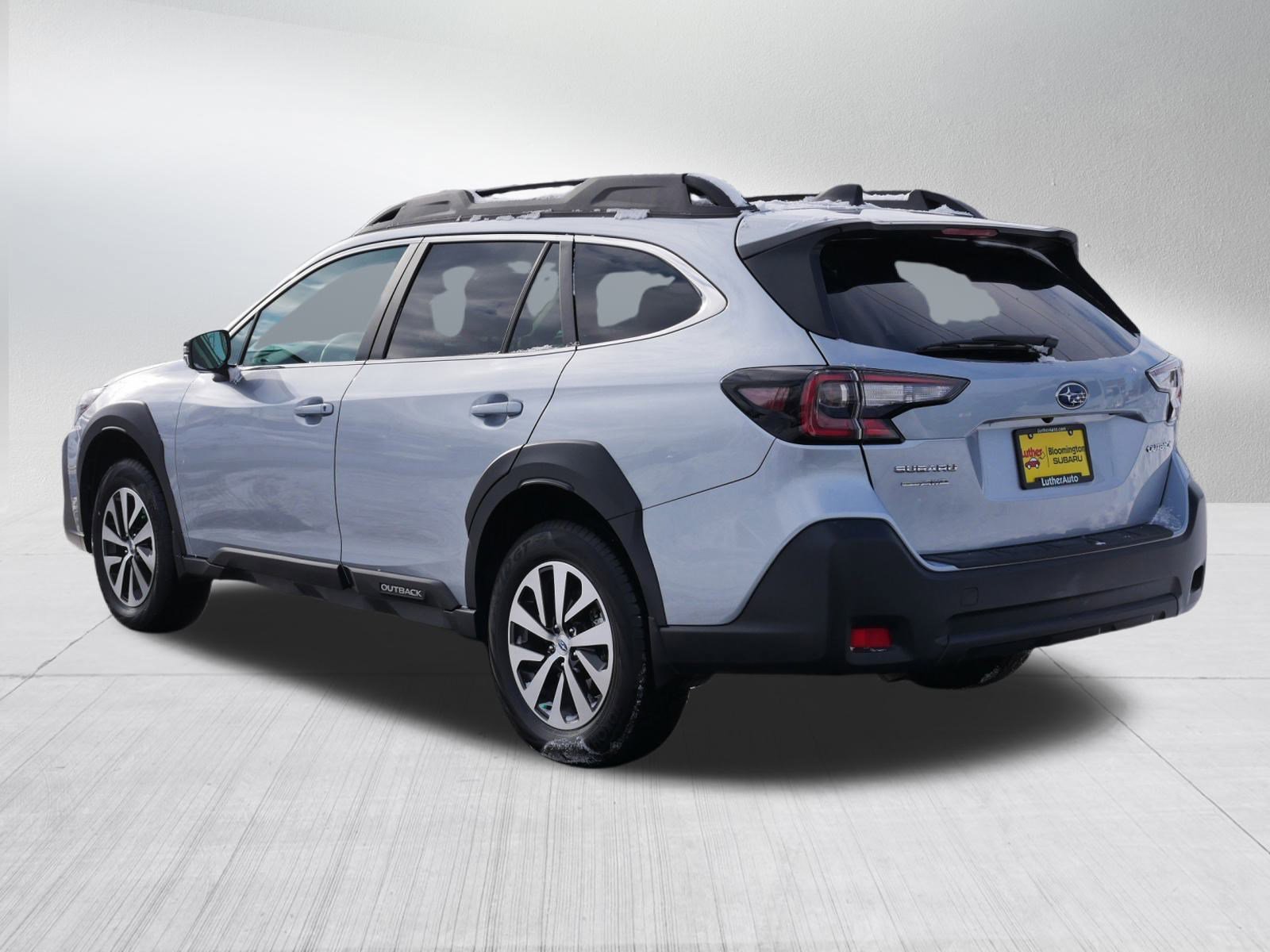 Certified 2025 Subaru Outback Premium image 5