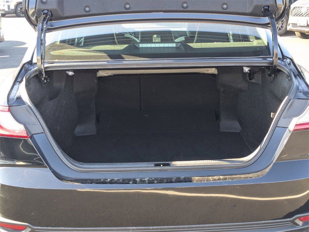 Used 2025 Toyota Camry SE image 33