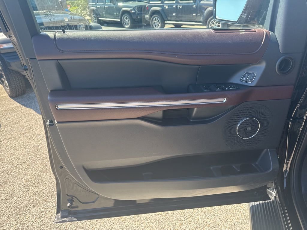 Used 2024 Ford Expedition Max Limited image 5