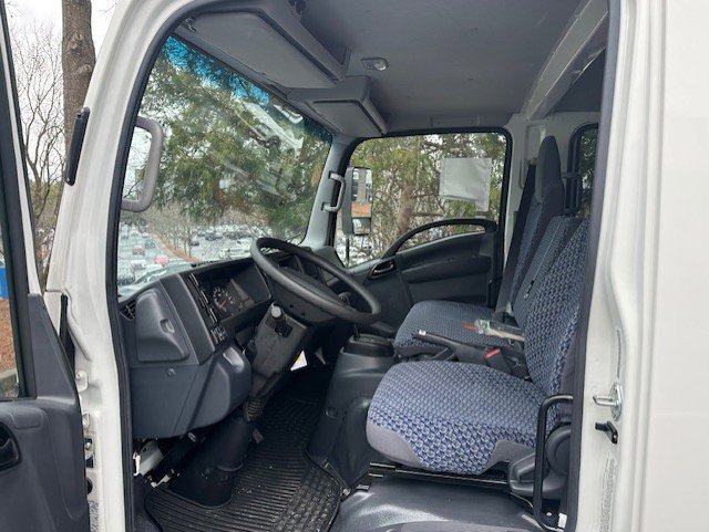 New 2025 Chevrolet Low Cab Forward image 7