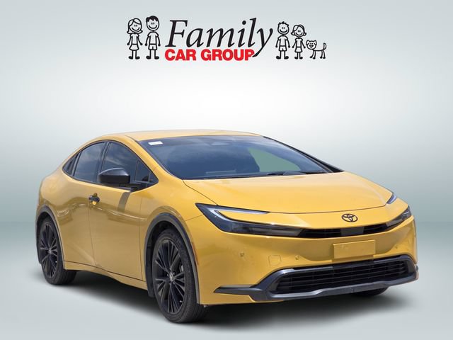 Used 2025 Toyota Prius FWD image 2