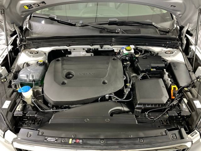 Certified 2023 Volvo XC40 B5 Plus w/ Climate Package image 40