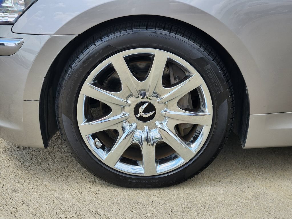 Used 2013 Hyundai Equus Signature RWD image 10