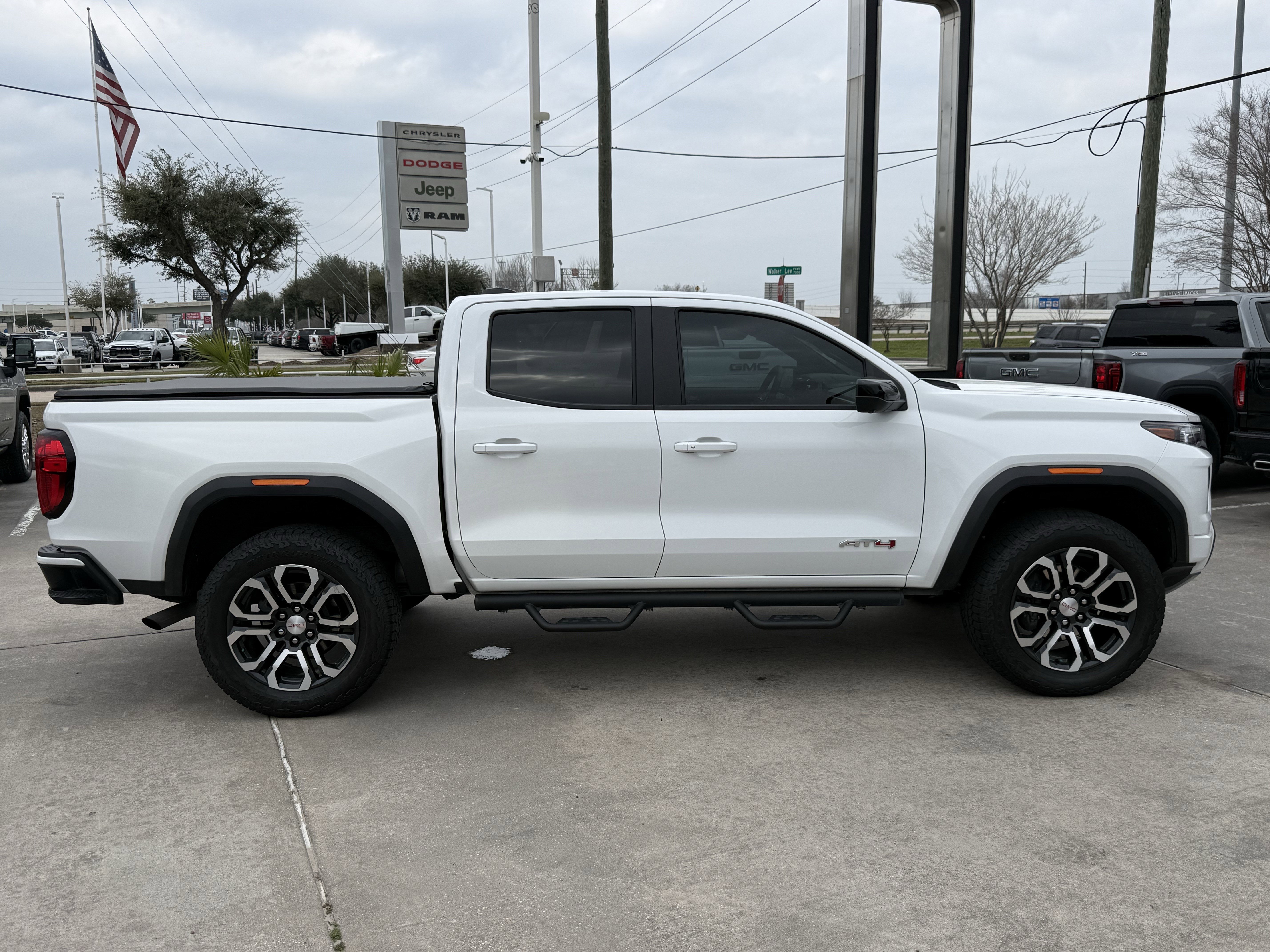 Used 2024 GMC Canyon AT4 w/ AT4 Premium Package image 3