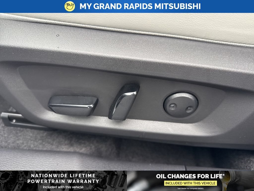 New 2026 Mitsubishi Outlander SE AWD/4WD image 16