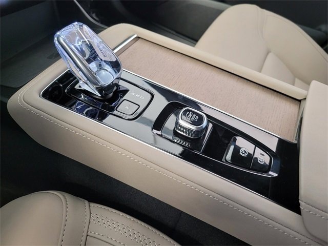 Certified 2026 Volvo XC90 B6 Plus w/ Protection Package image 21