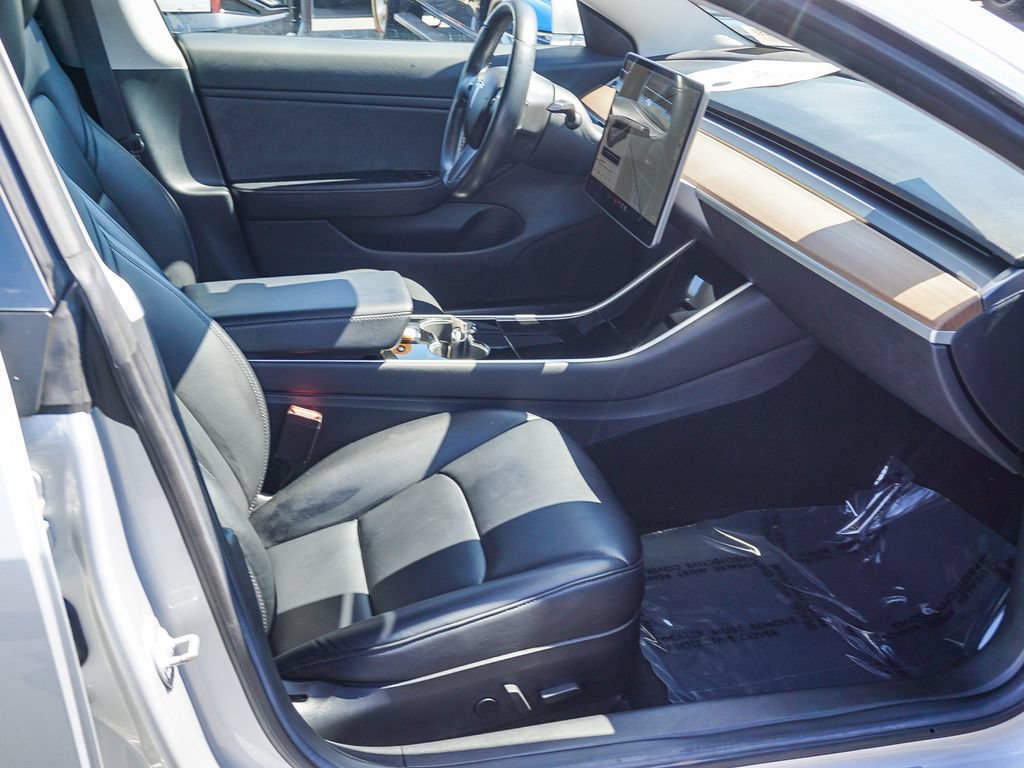 Used 2018 Tesla Model 3 Long Range RWD image 12