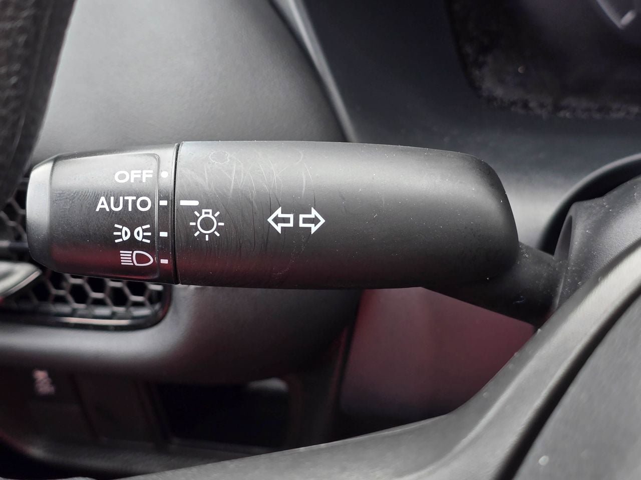 Used 2025 Honda HR-V LX image 21
