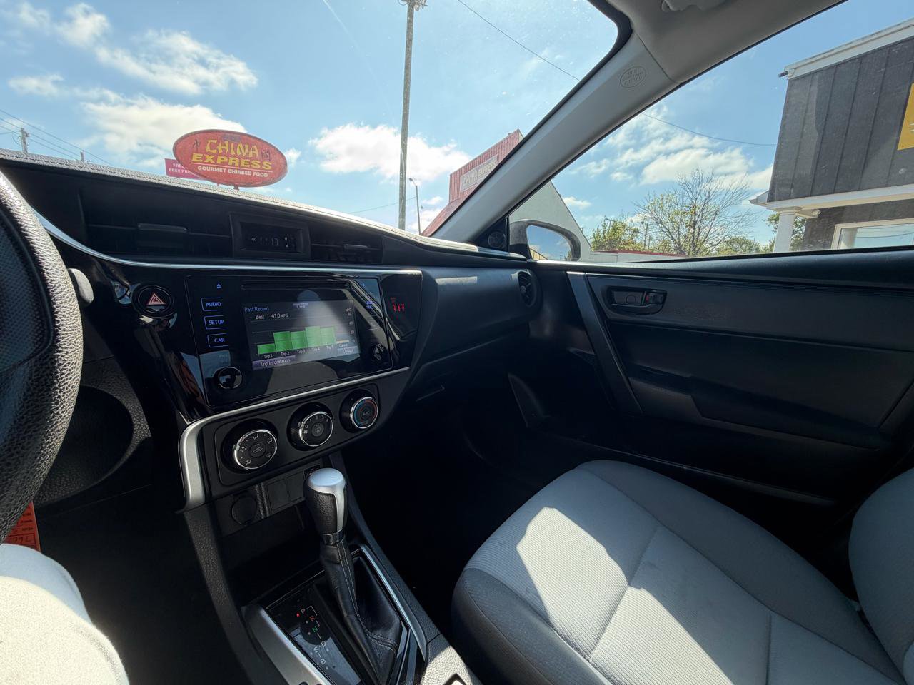 Used 2018 Toyota Corolla L FWD image 20