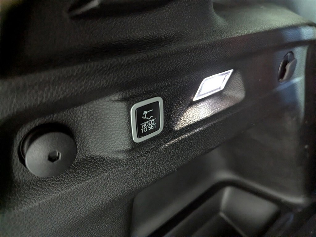 Certified 2024 Jeep Grand Cherokee L Altitude image 19