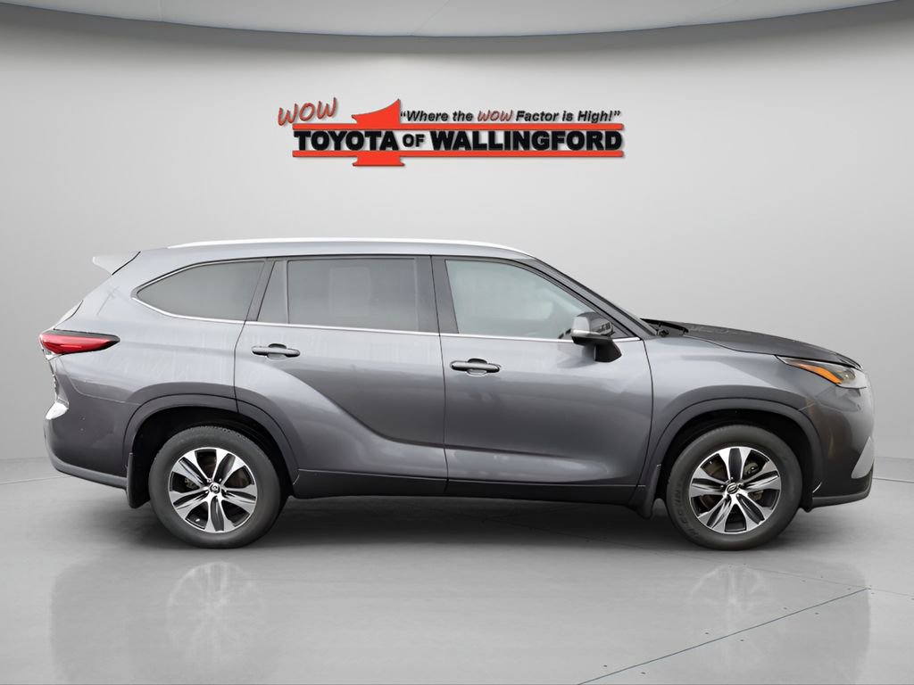 Used 2021 Toyota Highlander XLE image 13