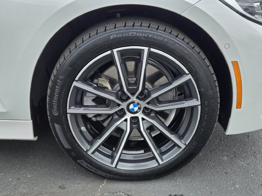 Used 2021 BMW 330e xDrive w/ Premium Package AWD/4WD image 11