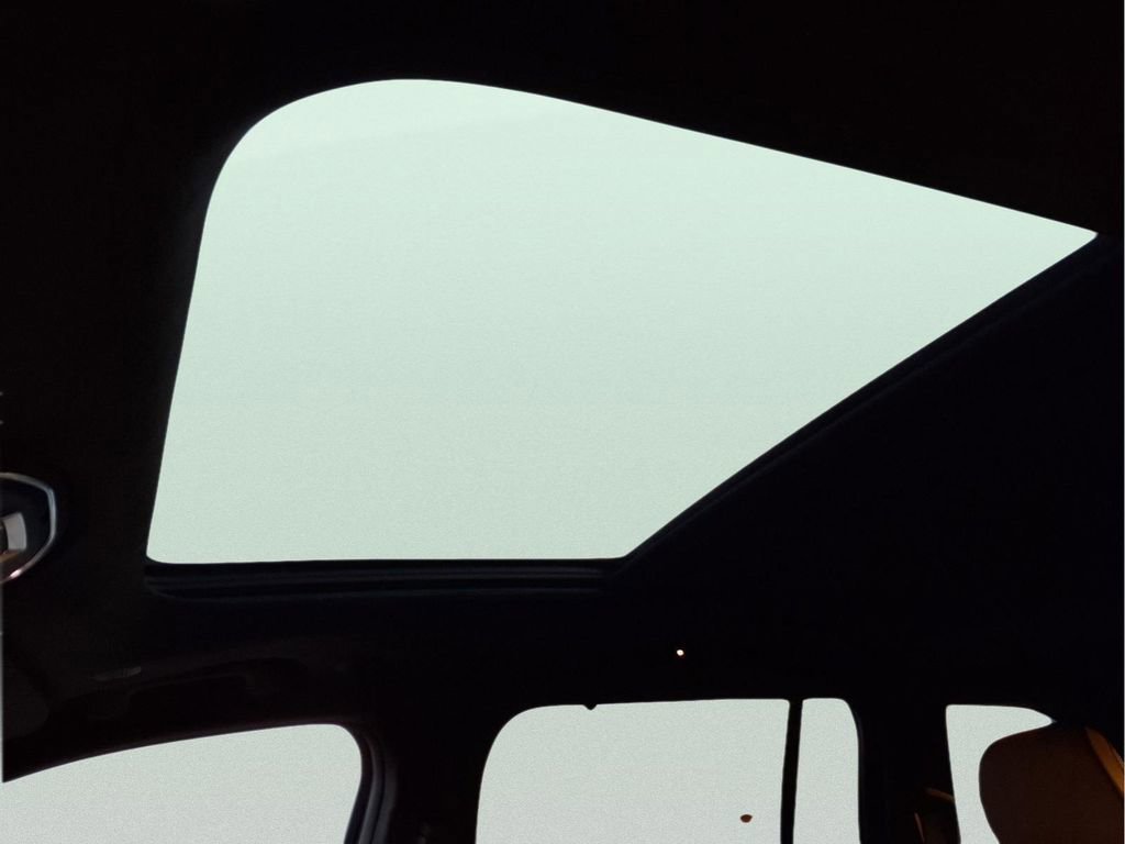 New 2026 Jeep Grand Cherokee Summit image 14