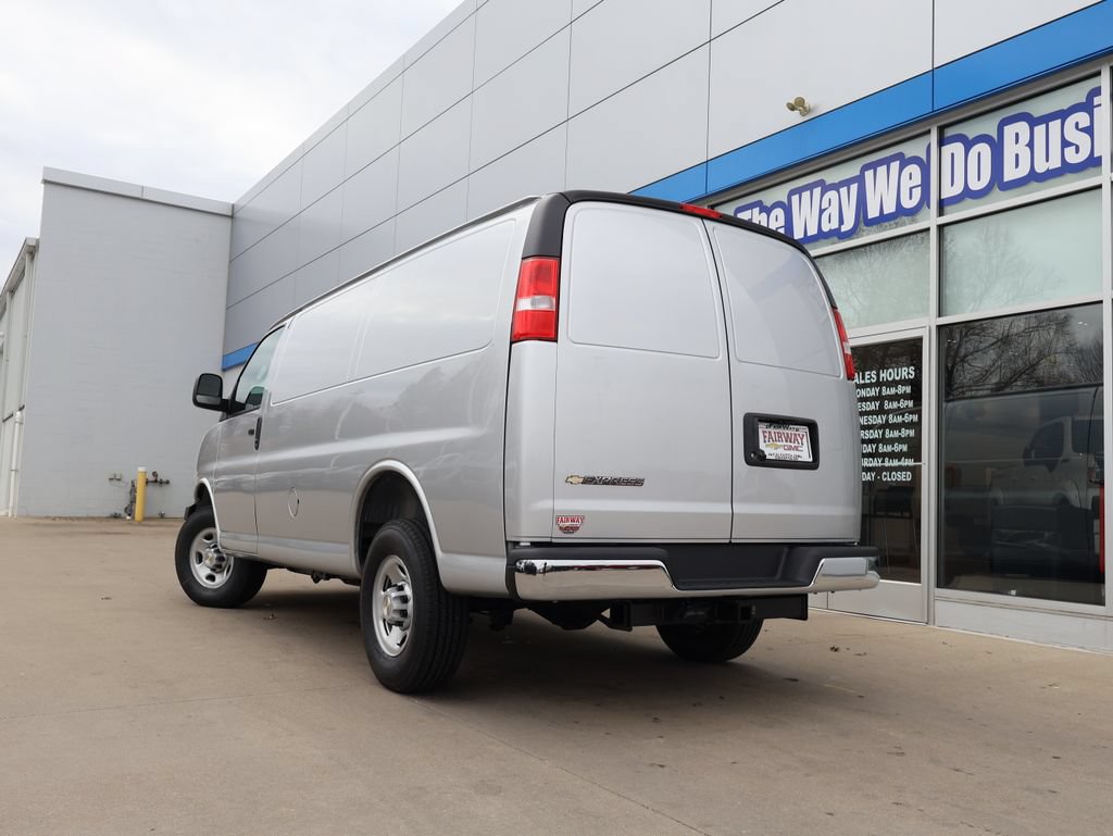 New 2026 Chevrolet Express 2500 w/ Enhanced Convenience Package RWD image 27