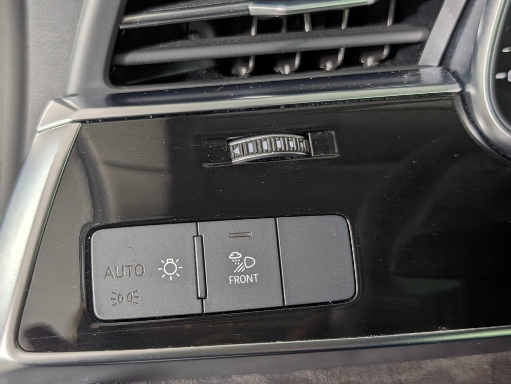 Used 2023 Audi Q8 Premium Plus w/ Premium Plus Package AWD/4WD image 35