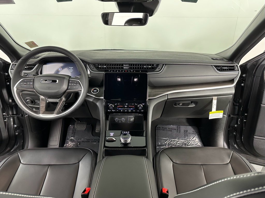New 2025 Jeep Grand Cherokee Limited image 4