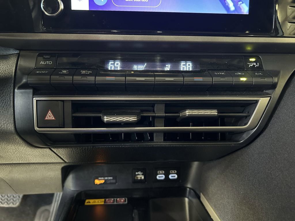 Used 2025 Toyota Camry LE image 18
