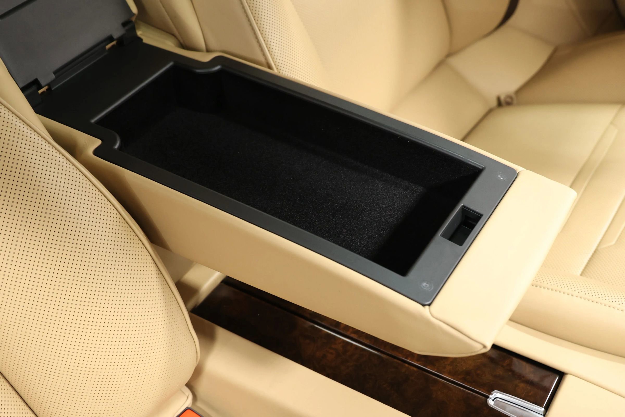 Used 2018 Porsche Panamera 4 Executive w/ Dark Walnut Interior Package image 88