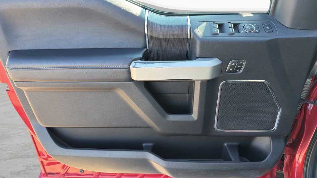 Used 2021 Ford F350 Lariat w/ Chrome Package image 23