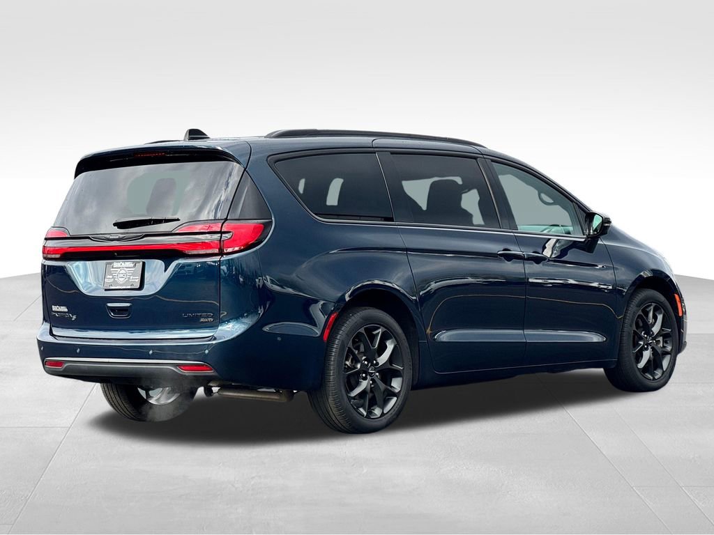 Used 2023 Chrysler Pacifica Limited w/ S Appearance Package AWD/4WD image 7