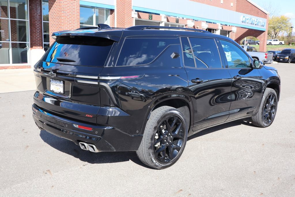 Used 2024 Chevrolet Traverse RS w/ LPO, Floor Liner Package image 40