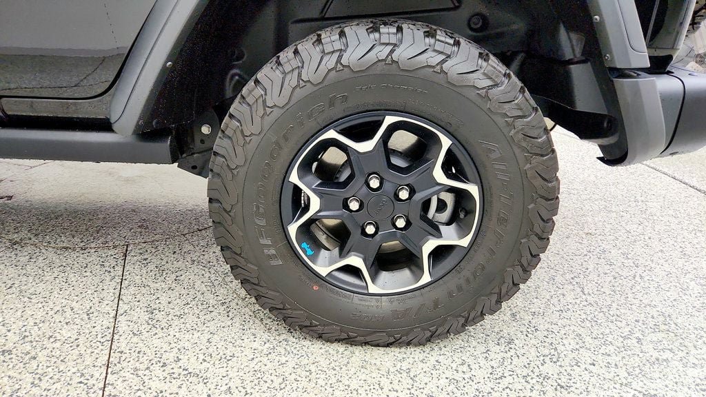 Used 2023 Jeep Wrangler Unlimited Rubicon 4xe w/ Steel Bumper Group AWD/4WD image 9