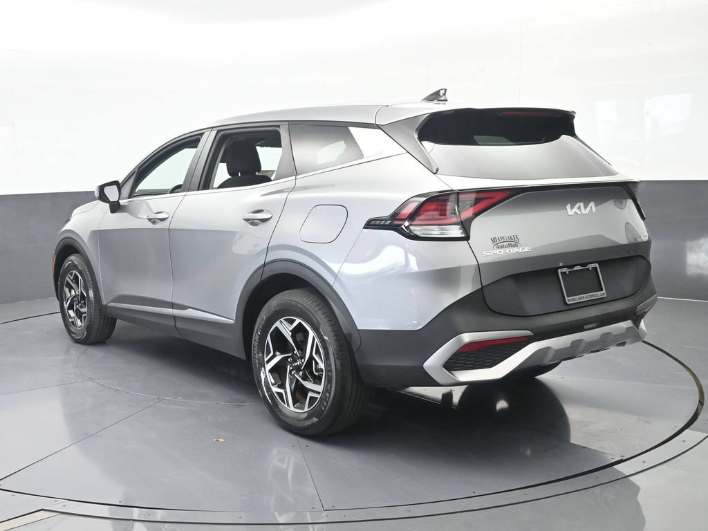 Used 2024 Kia Sportage LX AWD/4WD image 4