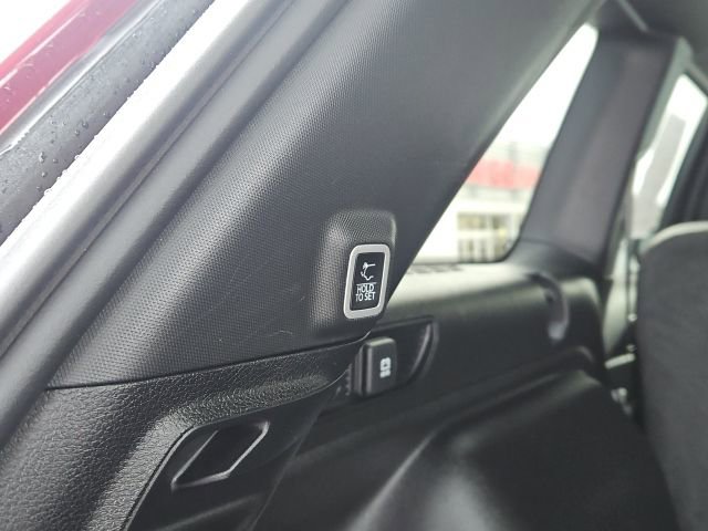 Used 2024 Jeep Grand Cherokee Altitude image 12