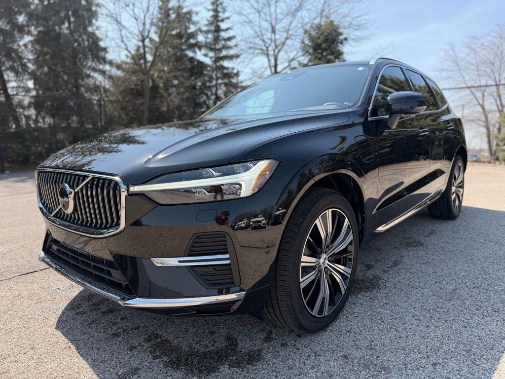 Used 2023 Volvo XC60 T8 Plus image 3