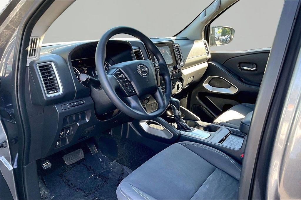 Used 2023 Nissan Frontier SV w/ Tow Package image 17