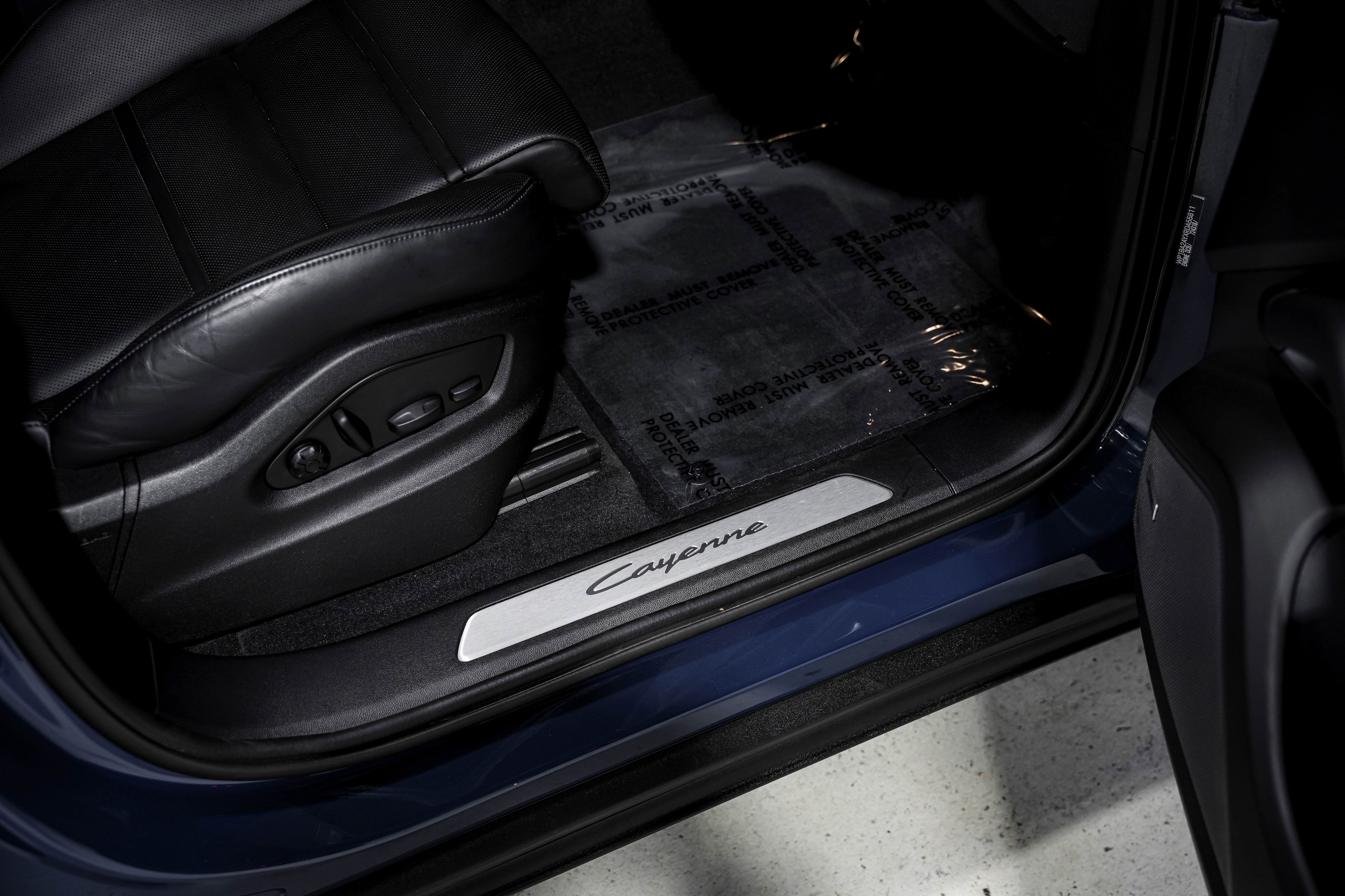 Used 2024 Porsche Cayenne Coupe image 25