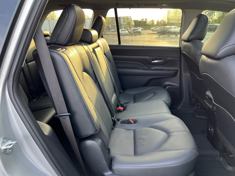 Used 2024 Toyota Grand Highlander Limited image 29