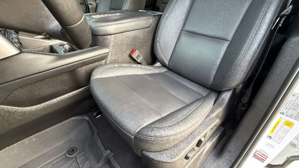 Used 2023 Chevrolet Tahoe LT w/ Luxury Package RWD image 15