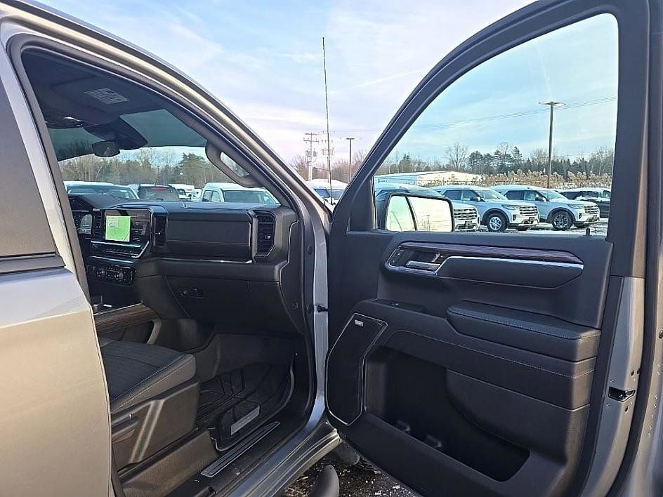 Used 2023 Chevrolet Silverado 1500 RST w/ Redline Edition image 36