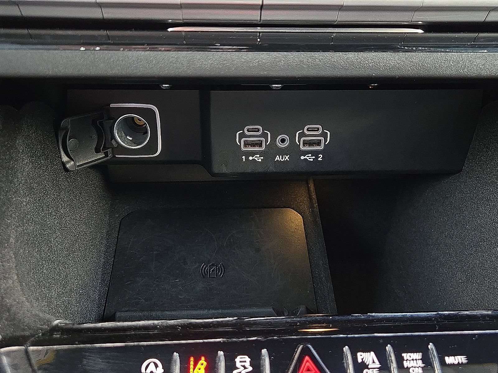 Used 2024 Jeep Wagoneer Series III AWD/4WD image 19