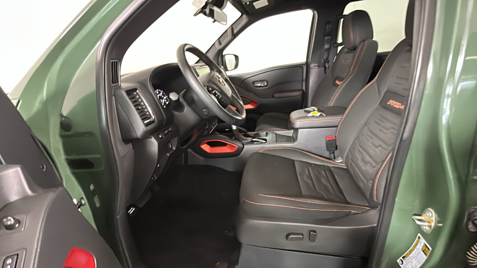 Used 2023 Nissan Frontier PRO-4X w/ Pro Convenience Package AWD/4WD image 14