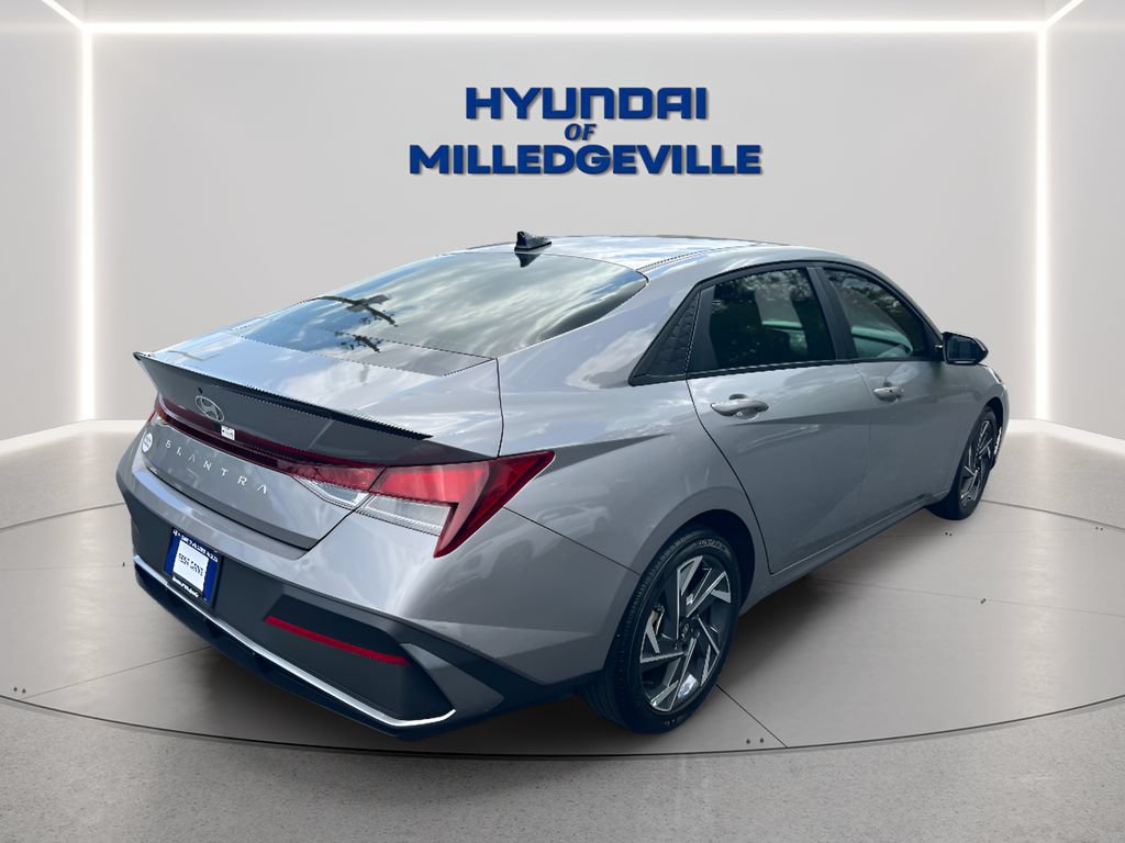 Used 2025 Hyundai Elantra Sport FWD image 6
