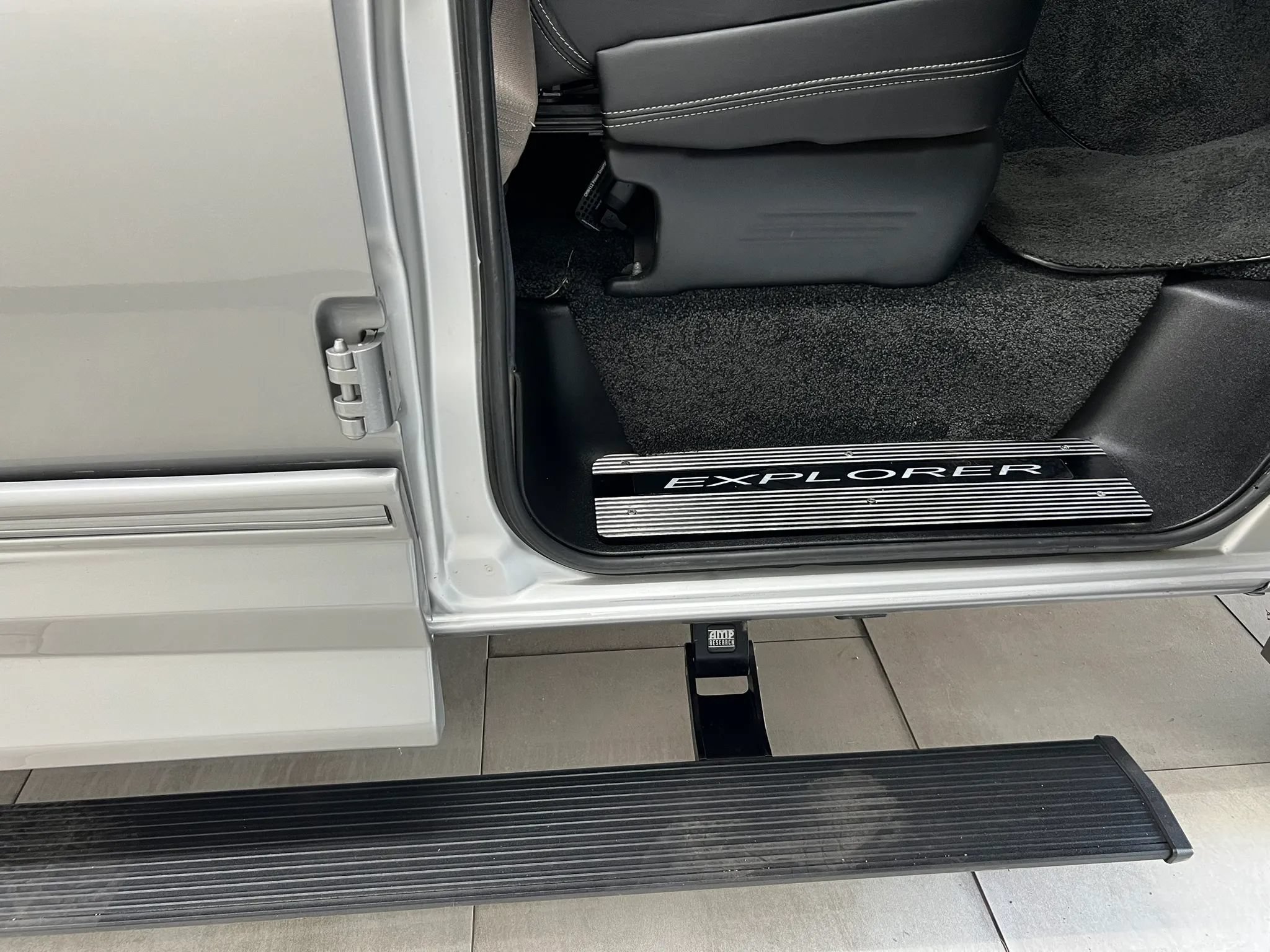 Used 2021 Chevrolet Express 3500 LS w/ Chrome Appearance Package RWD image 28