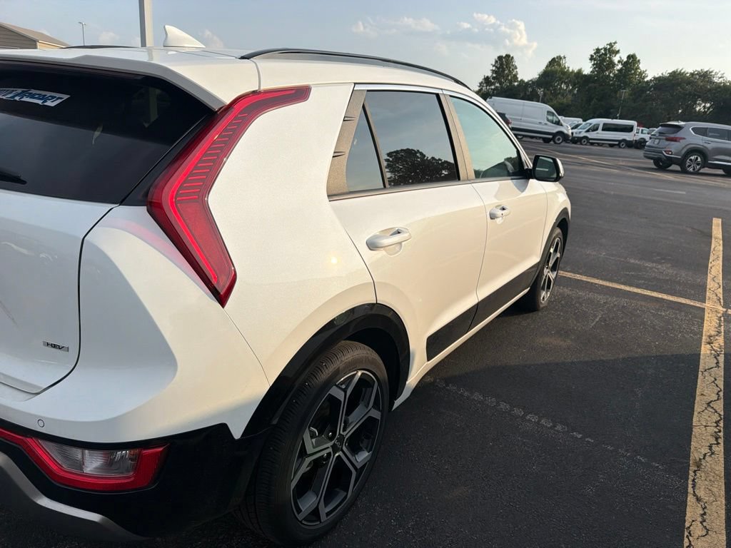 Used 2025 Kia Niro EX Touring FWD image 7