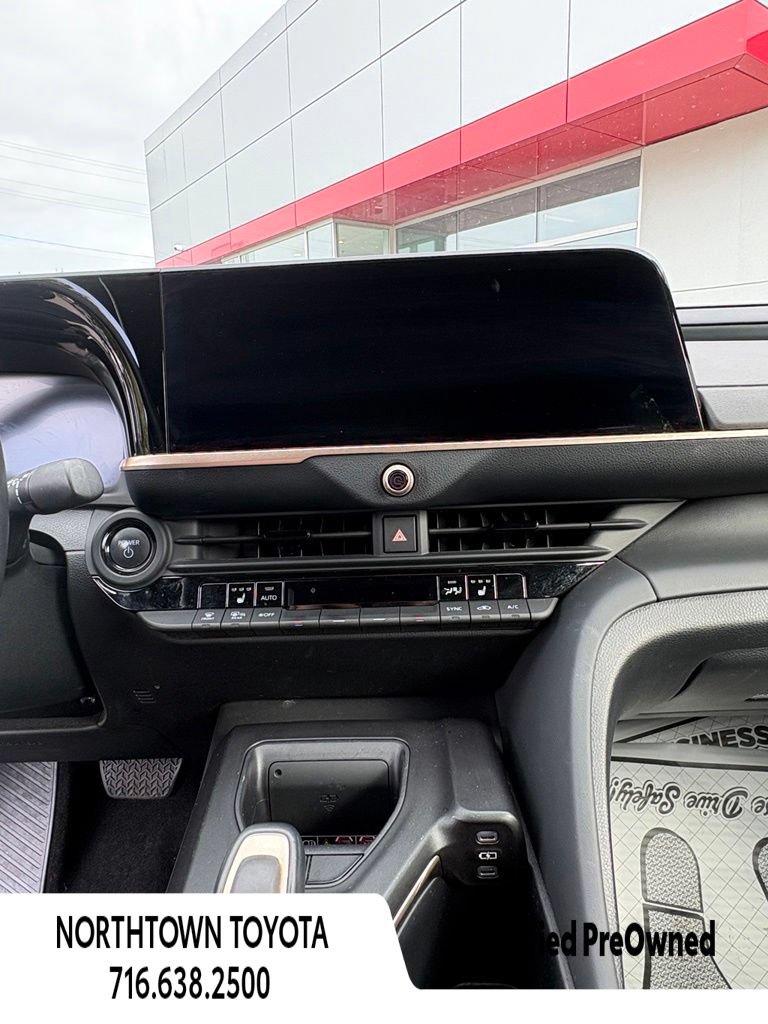 Used 2023 Toyota Crown AWD/4WD image 25