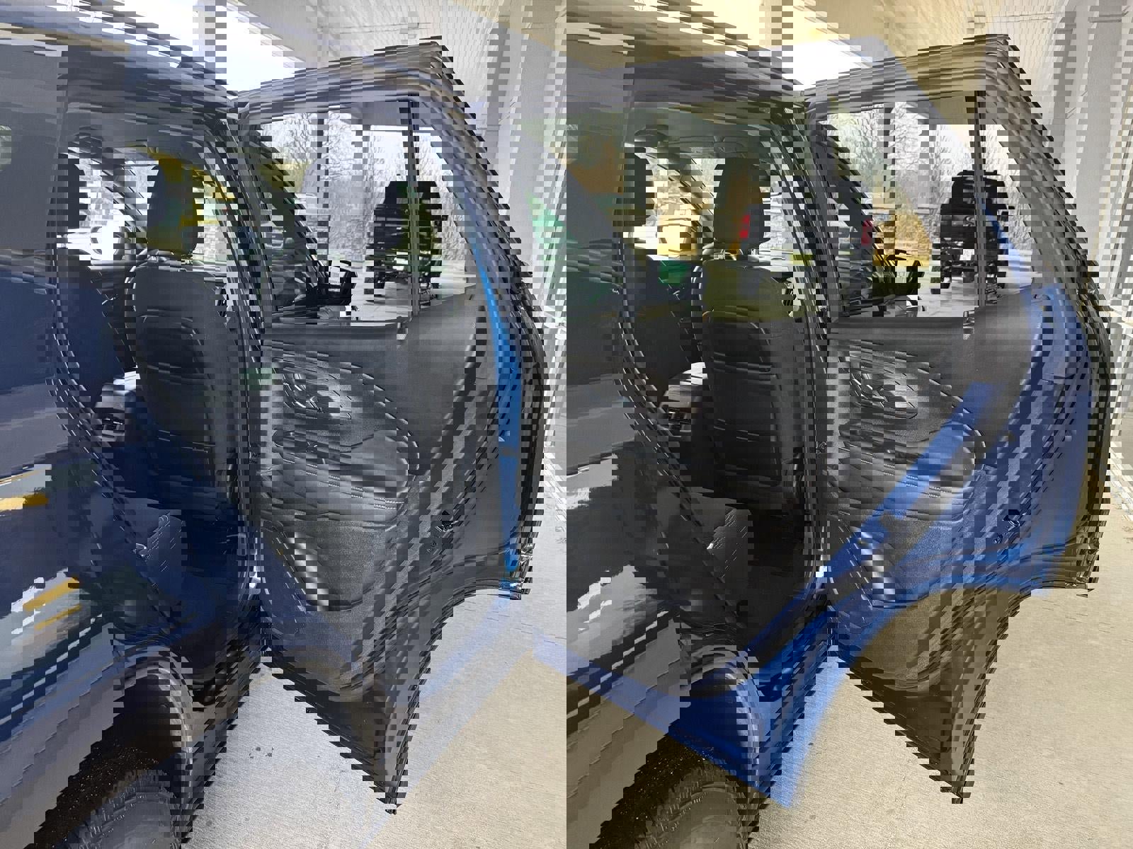 Used 2023 GMC Terrain SLE w/ Driver Convenience Package image 26