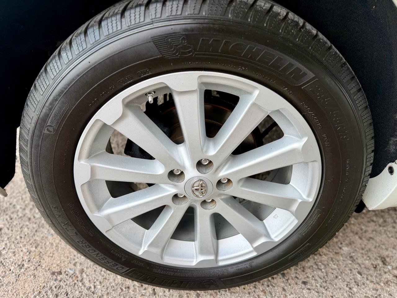 Used 2012 Toyota Venza XLE FWD image 23