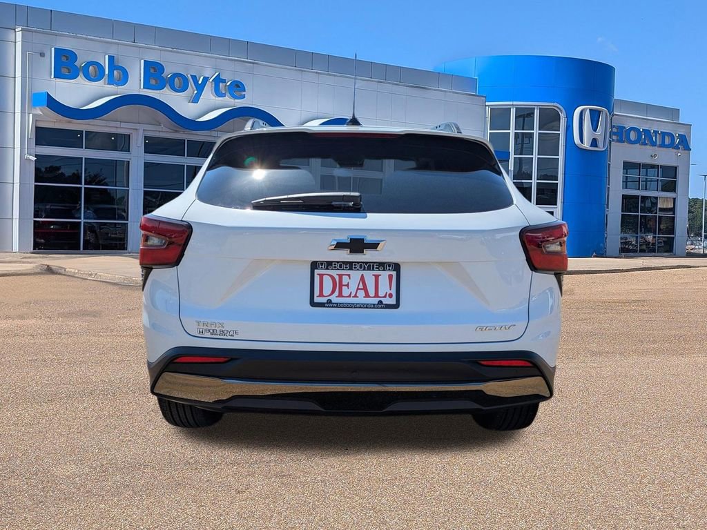 Used 2026 Chevrolet Trax ACTIV w/ Sunroof Package image 4